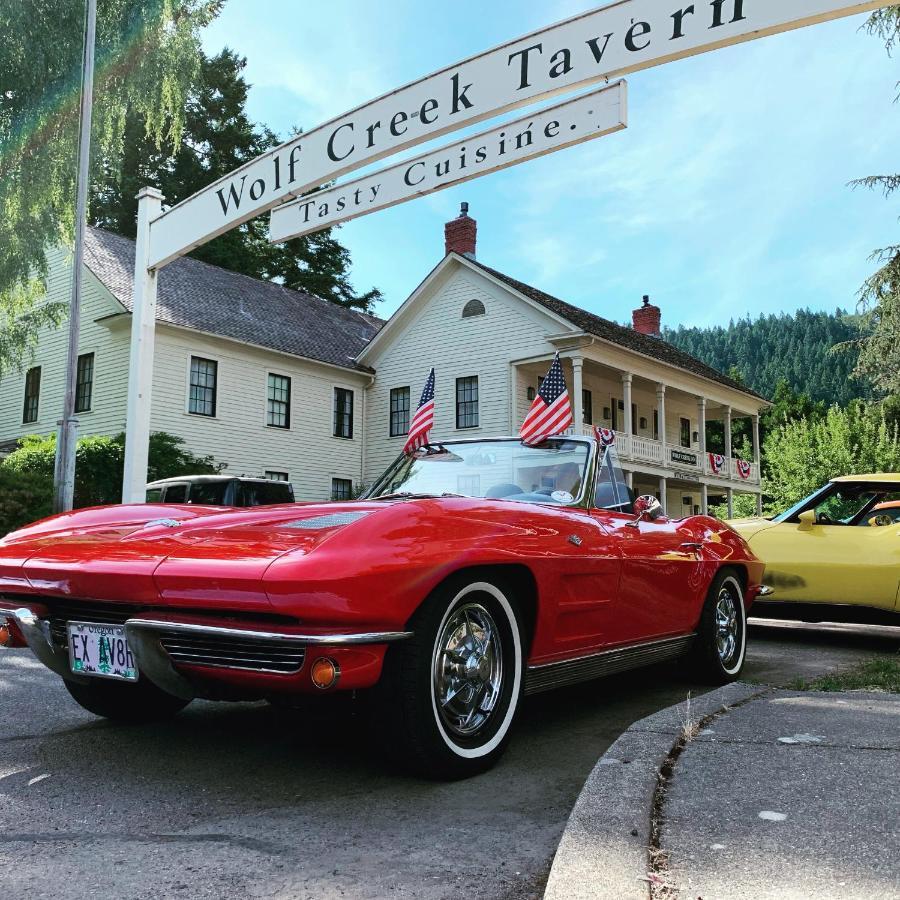 Wolf Creek Inn & Tavern Exterior foto